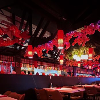 Machi Sushi - Dining area - Sushi Bars Near Me - Austin, Texas