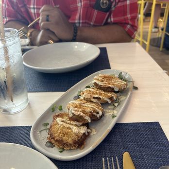 Kardea Brown's Southern Kitchen - Fried green tomatoes - Southern Near Me - North Charleston, South Carolina Kardea Brown's Southern Kitchen - Fried green tomatoes - Southern Near Me - North Charleston, South Carolina