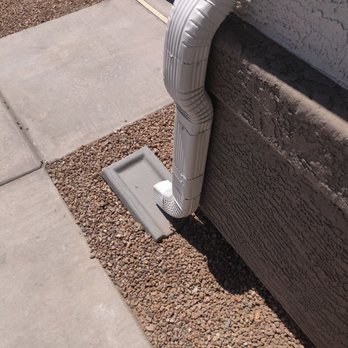 DR Horton - Another gutter pan facing the wrong direction. - Home Developers Near Me