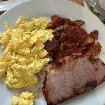 Hole in the Wall - Eggs, ham, Fried Potatoes - New American Near Me - Sebastopol, California