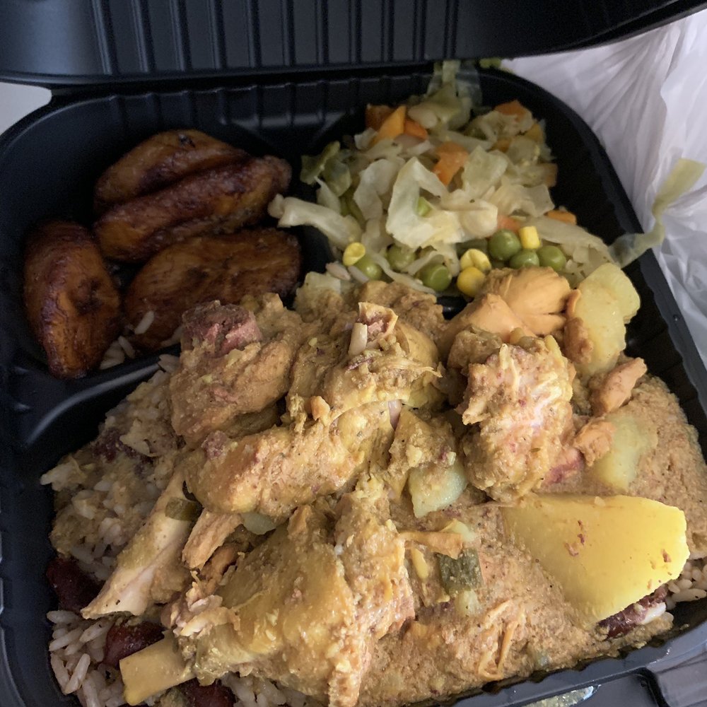 Wi Jammin Catering - Curry chicken with rice and peas plantain and mixed veggies - Caribbean Near Me Wi Jammin Catering - Curry chicken with rice and peas plantain and mixed veggies - Caribbean Near Me