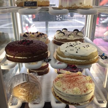 Toque de Canela - Pastry case - Desserts Near Me - Zaragoza, Z