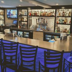 J's Corner Restaurant & Lounge