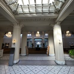 South Shore Golf Course - Entryway of building next door, restrooms here