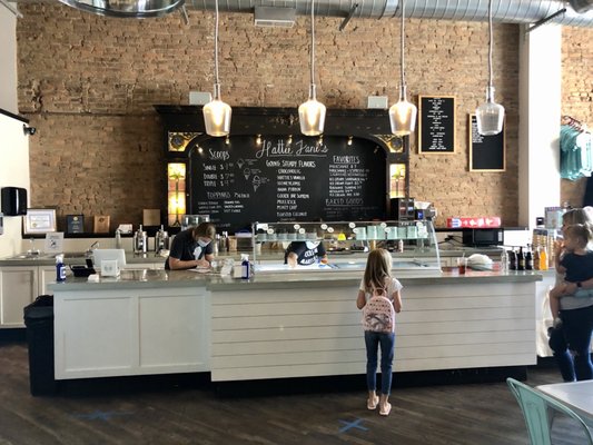 Hattie Jane's Creamery Columbia by null