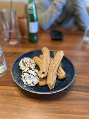 Caló Kitchen + Tequila by null