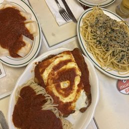 Cheese Ravioli Chicken Parmigiana Linguine with clams Cheese Ravioli Chicken Parmigiana Linguine with clams