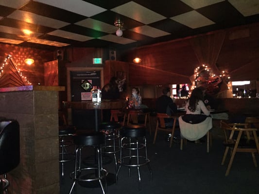 Barlow Tavern by null