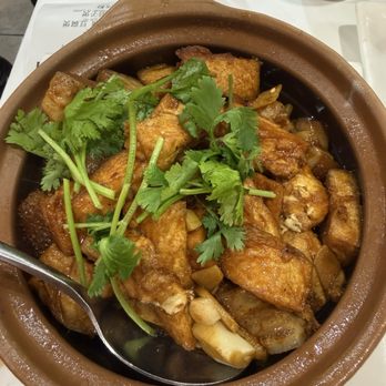 Jingege & YaoYao - Braised pork belly with tofu in a clay pot - Chinese Near Me - Milpitas, California