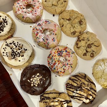 Crumbl - Polaris - cookie dough, donut, chocolate chip, and s'mores - Bakeries Near Me - Columbus, Ohio Crumbl - Polaris - cookie dough, donut, chocolate chip, and s'mores - Bakeries Near Me - Columbus, Ohio