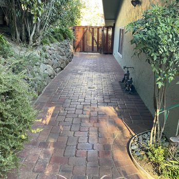 Solo Pavers Expert - side yard - Masonry/Concrete Near Me Solo Pavers Expert - side yard - Masonry/Concrete Near Me