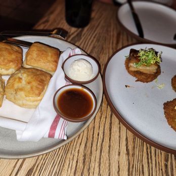 Yardbird - Biscuits and Fried Green Tomatoes - Southern Near Me - Las Vegas, Nevada