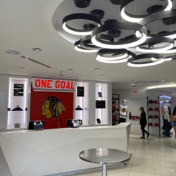 Blackhawks Store - The shop