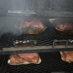 Moon Rock Bluff Store - Cooking some pork for our pulled pork sandwiches