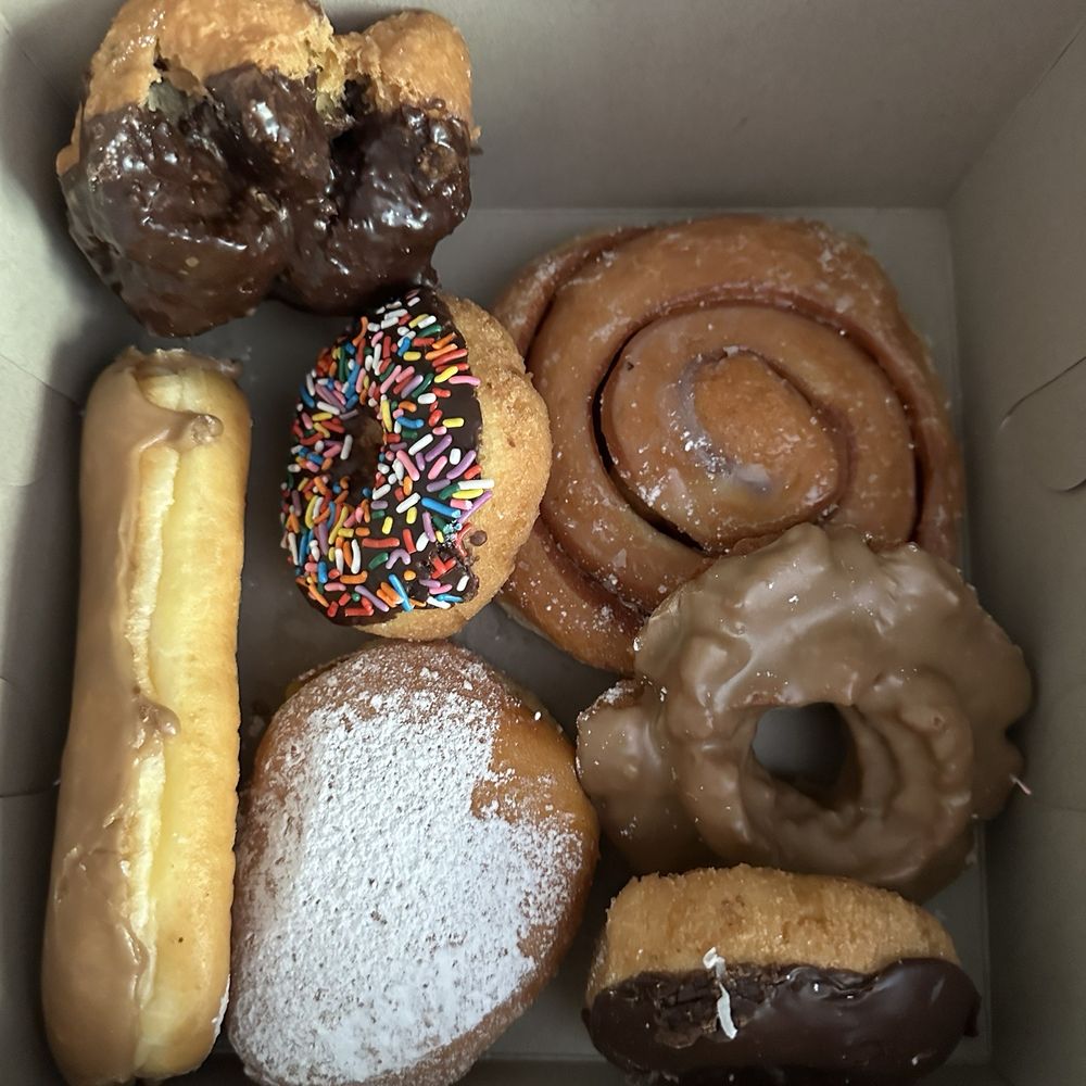 Tasty's Donuts - Donuts Near Me - Tarzana, California Tasty's Donuts - Donuts Near Me - Tarzana, California