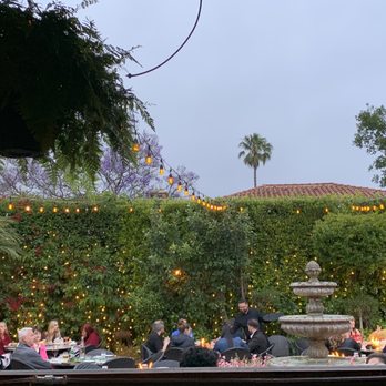 Zaytoon - Patio - Lebanese Near Me - Santa Barbara, California Zaytoon - Patio - Lebanese Near Me - Santa Barbara, California