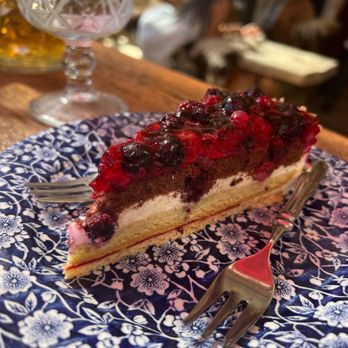 Alpenrose Vail - Triple berry pie - German Near Me - Vail, Colorado Alpenrose Vail - Triple berry pie - German Near Me - Vail, Colorado