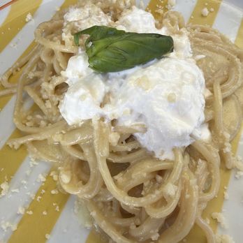 Sciue Sciue - Linguini with burrata and Capri lemon - Anacapri, NA Sciue Sciue - Linguini with burrata and Capri lemon - Anacapri, NA