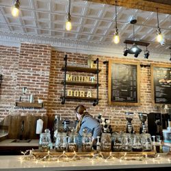 Foxtail Coffee - Baristas at work~