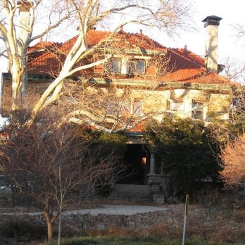 Roanoke Park - A Roanoke Mansion - Parks Near Me - Kansas City, Missouri