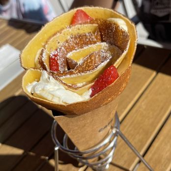 Cafe Mong - Banana strawberry crepe - Breakfast & Brunch Near Me - Las Vegas, Nevada