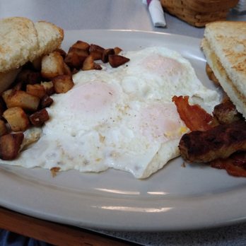 Annabella's Bakery and Cafe - Farmer's breakfast - Coffee & Tea Near Me - Richmond, Maine