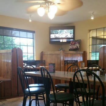 Hometown Pizza - Carrollton - The dining area. - Pizza Near Me - Carrollton, Kentucky