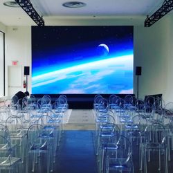 New York Lounge Decor - Video Walls