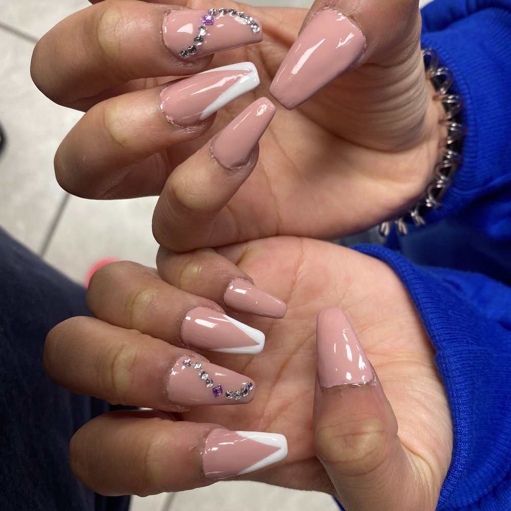 Uptown Nails and Spa - Nail Salons Near Me - Empire City, Oklahoma