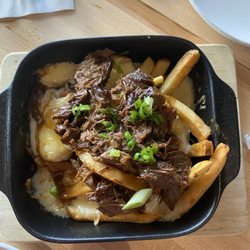 The Common Man Roadside Market & Deli - Manchester - Short Rib Poutine