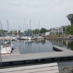 Parc des Cèdres - The marina