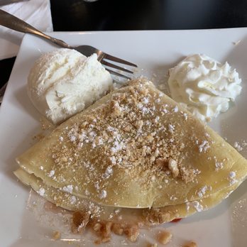 Griddle and Grind - Strawberry crepes with ice cream - Creperies Near Me - Ephrata, Pennsylvania