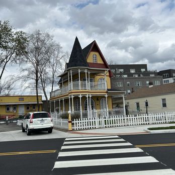 The Widow's Walk - Ice Cream & Frozen Yogurt Near Me - Clarksville, Indiana