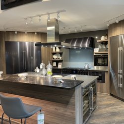 Nebraska Furniture Mart - Kitchen display