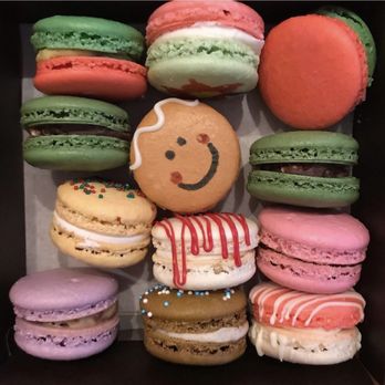 Flavorbomb Macarons - Christmas Box - Bakeries Near Me Flavorbomb Macarons - Christmas Box - Bakeries Near Me