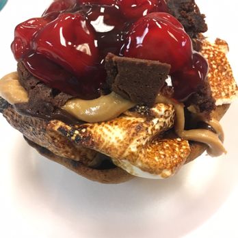 Toasted Mallow - Brownie bomb - Desserts Near Me - Gilbert, Arizona Toasted Mallow - Brownie bomb - Desserts Near Me - Gilbert, Arizona