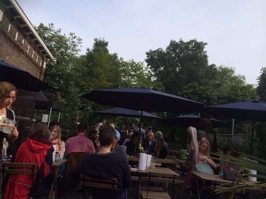 Mossel & Gin by null