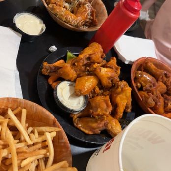 Duff's Famous Wings - Medium wings . Hot bbq wings . Garlic parm wings and fries - American Near Me - Amherst, New York Duff's Famous Wings - Medium wings . Hot bbq wings . Garlic parm wings and fries - American Near Me - Amherst, New York
