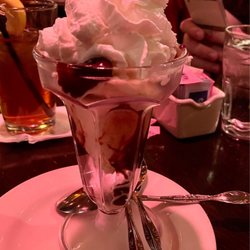Johnny's Kitchen & Tap - Hot Fudge Sundae