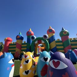 Funbox-Sugarloaf Mills - Entrance to the big bounce house
