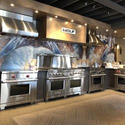 Bradlee Distributors - Beautiful displays !!