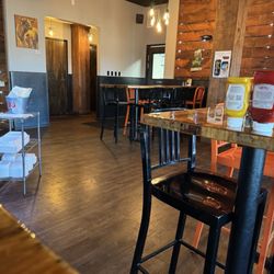 406 Kitchen & Taproom - Nice space