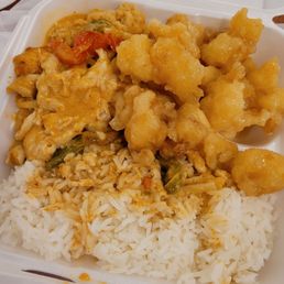 2 entree combo of red curry chicken and coconut shrimp 2 entree combo of red curry chicken and coconut shrimp