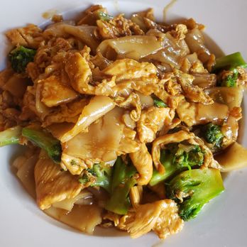 Bangkok Thai Restaurant - Pad See Eiw - Chinese Near Me - Stow, Ohio Bangkok Thai Restaurant - Pad See Eiw - Chinese Near Me - Stow, Ohio