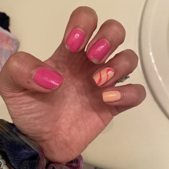 5280 Nails & Spa - Gel chipped 6 days in - Nail Salons Near Me - Denver, Colorado