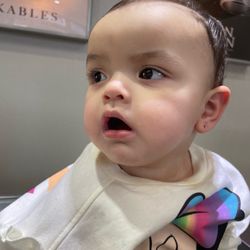 Teresa's Jewelers - Positioning where to pierce her ears