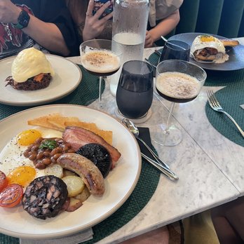 Podmore - English breakfast and cocktails - Cocktail Bars Near Me - Honolulu, Hawaii Podmore - English breakfast and cocktails - Cocktail Bars Near Me - Honolulu, Hawaii