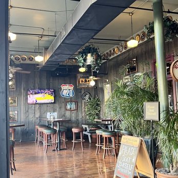 Flying Saucer - New American Near Me - Little Rock, Arkansas