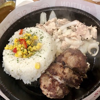 Pepper Lunch - Hamburg + chicken rice (curry not added in yet) - Japanese Near Me - Alhambra, California