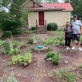 The Country Doctor Museum - IL visitors in the medicinal garden. - Museums Near Me - Bailey, North Carolina The Country Doctor Museum - IL visitors in the medicinal garden. - Museums Near Me - Bailey, North Carolina